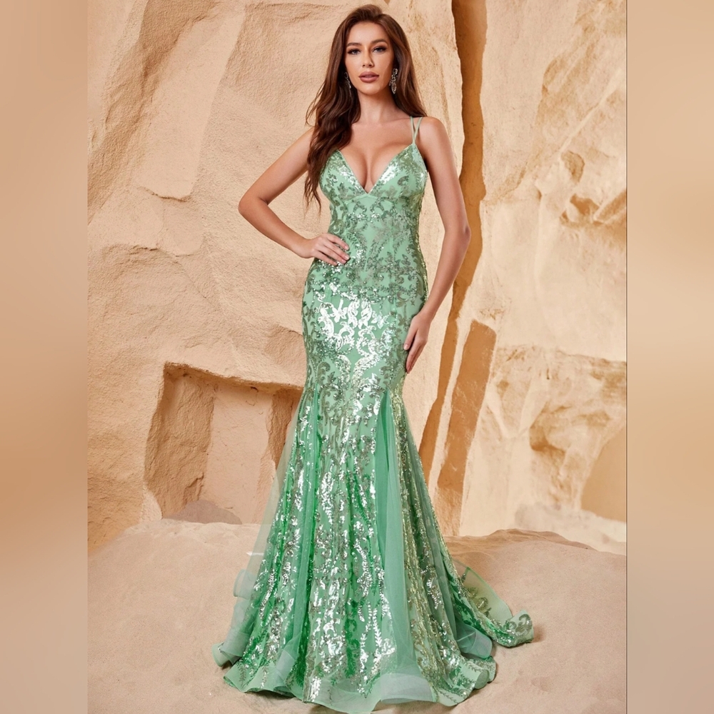 Faeriesty Green Back Lace Up Sequin Dress With Organza Mermaid Hem. Size L